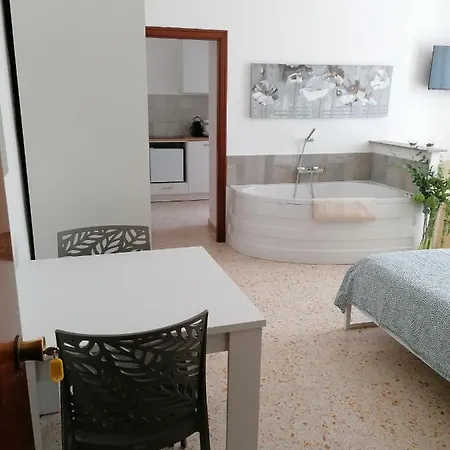 Casa Rosa Abruzzo 3 *